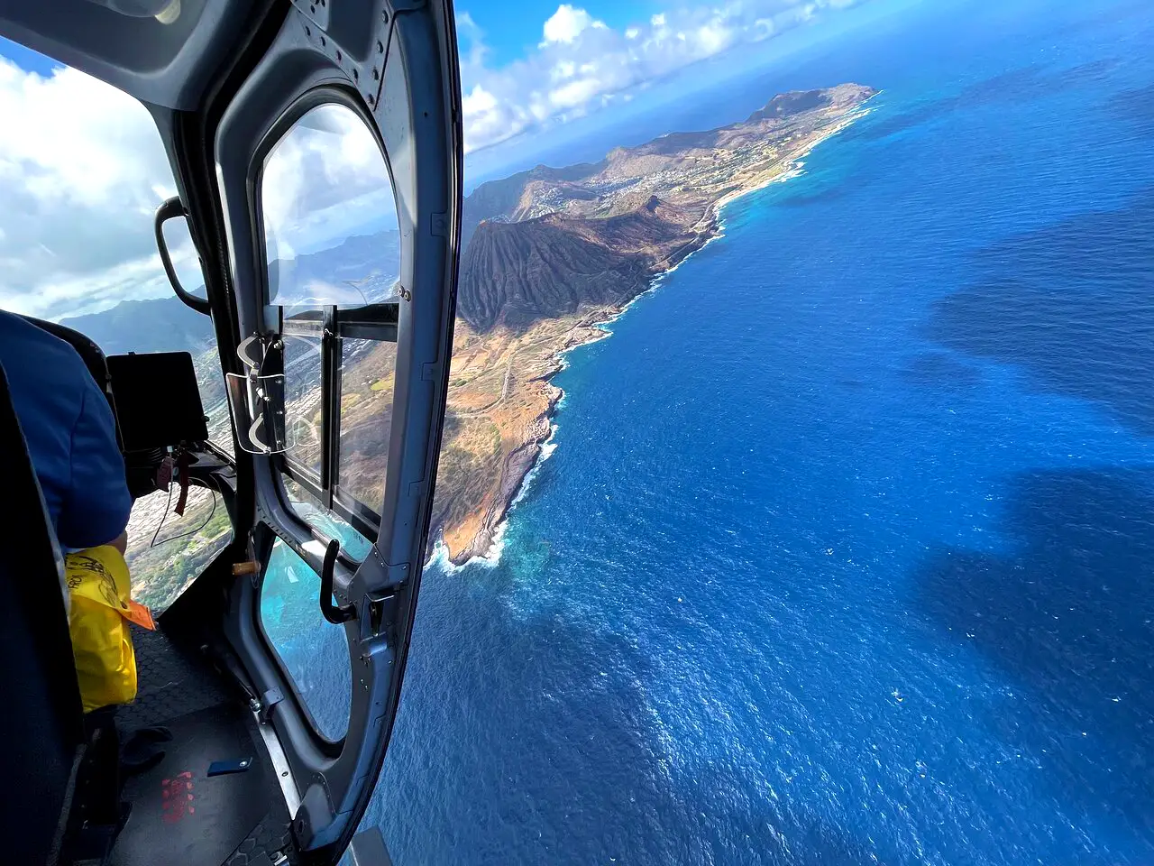 Doors off helicopter tour Oahu, Hawaii. Waikiki helicopter tour. Helicopter tours Hawaii visitors love!