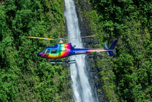 Rainbow Helicopter at Kohala Coast - Full Circle helicopter tour of the Big Island departing from Kona.
