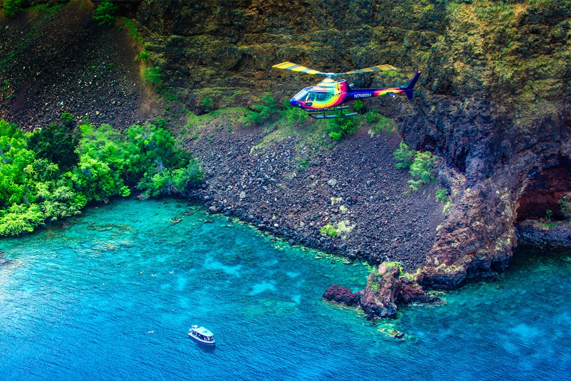 Rainbow Helicopters Big Island Helicopter Tours. Hawaii Iland helicopter tours of the Kona coastline.